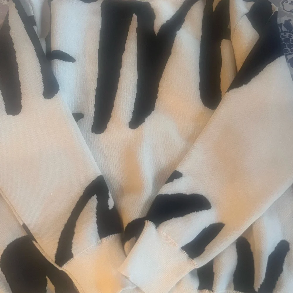 SHEIN sweater NEW size medium never worn, beige in color. Absolutely beautiful! - Picture 2 of 9